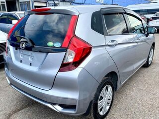 2018 Honda Fit III Рестайлинг, серый, 1080000 рублей, вид 3