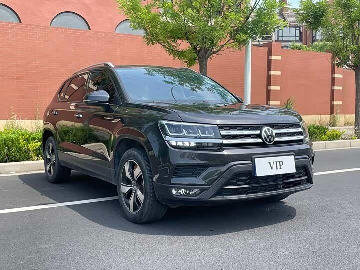 Volkswagen Tharu I