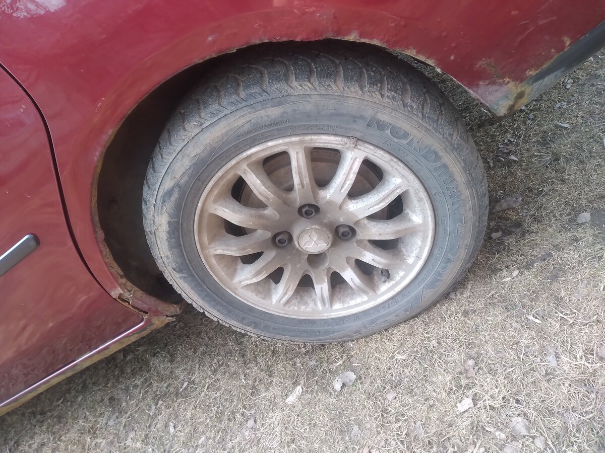 Купить б/у Mitsubishi Dion I 2.0 AT (135 л.с.) бензин автомат в ...