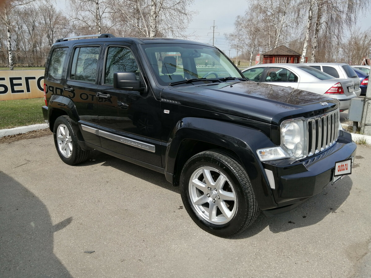 Купить б/у Jeep Cherokee IV (KK) 3.7 AT (205 л.с.) 4WD