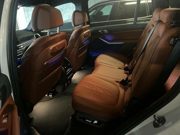 2022 BMW X7 40i I (G07) Рестайлинг, белый - вид 12