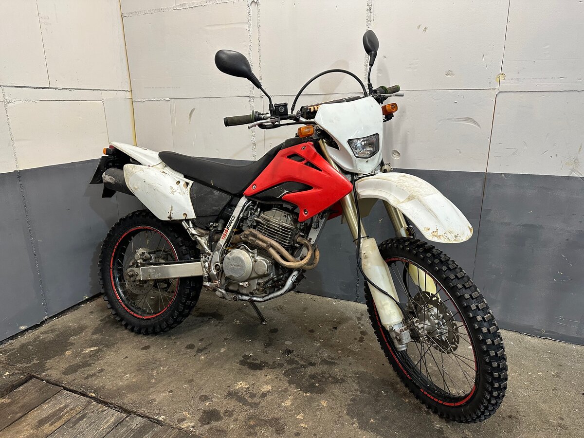 Купить б/у Honda XR 250 карбюратор 6 передач в Москве: красный ...