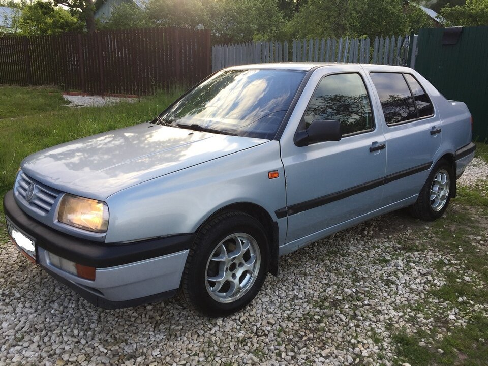 Фольксваген Венто 1995 белый