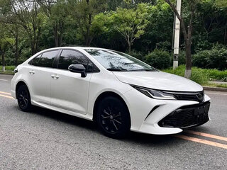 2022 Toyota Corolla XII (E210), белый, 1350000 рублей, вид 3
