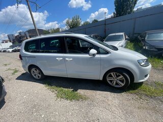 2017 Volkswagen Sharan II Рестайлинг, белый, 1600000 рублей, вид 4
