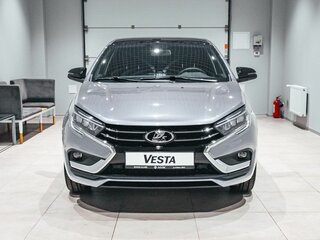 2026 Lada (ВАЗ) Vesta I Рестайлинг (NG), серебристый, 1705000 рублей, вид 2