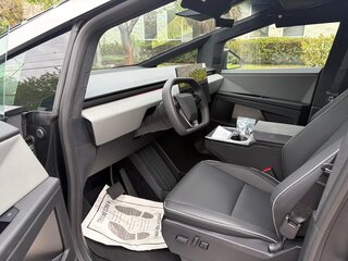 2026 Tesla Cybertruck All-wheel Drive, серебристый, 19500000 рублей, вид 5