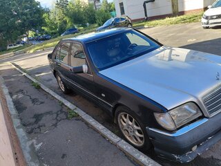 1998 Mercedes-Benz S-Класс 320 III (W140) Рестайлинг, чёрный, 350000 рублей, вид 2
