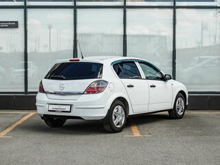 2007 Opel Astra H, белый, 400000 рублей, вид 2