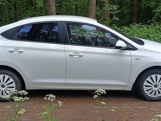 2018 Hyundai Solaris II, белый, 1125000 рублей, вид 4
