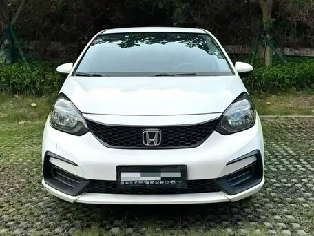 2022 Honda Fit IV, белый, 1243000 рублей, вид 2