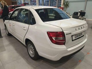 2026 Lada (ВАЗ) Granta I Рестайлинг, белый, 1057320 рублей, вид 5