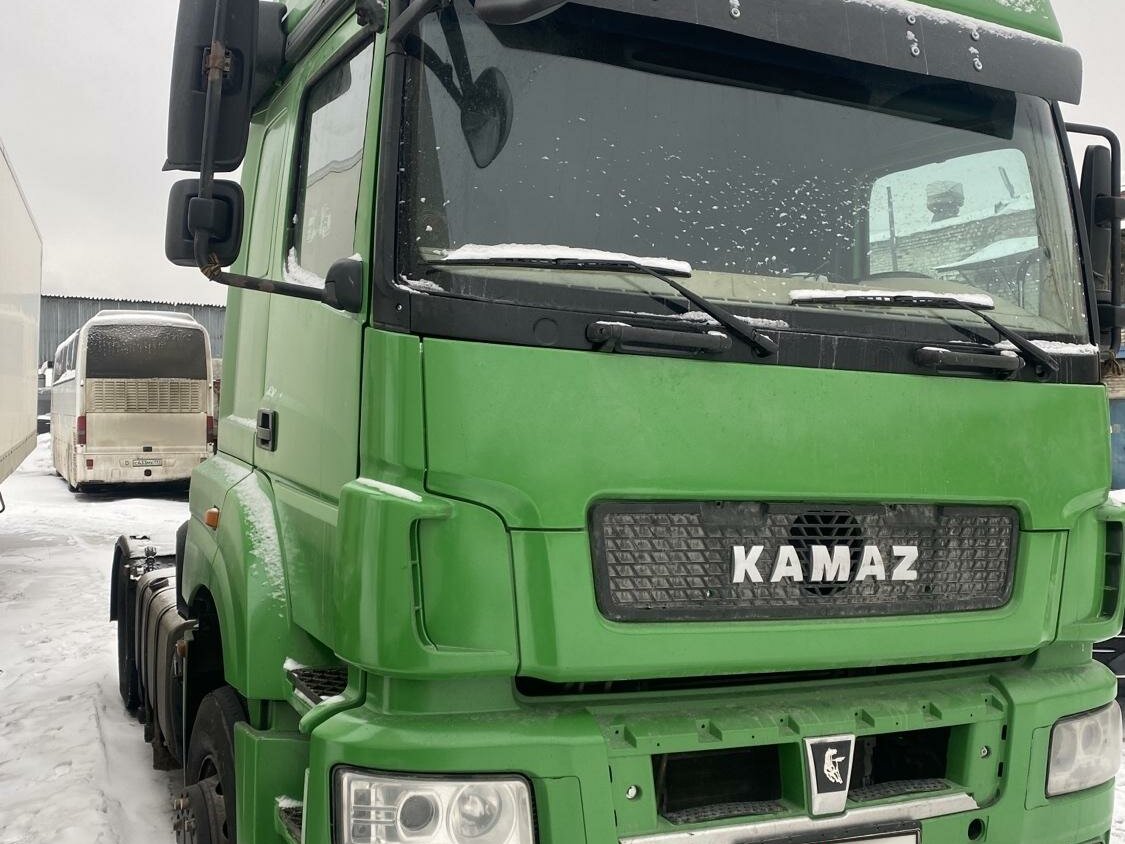Купить б/у КамАЗ 5490 NEO дизель механика в Москве: зелёный 2017 года ...