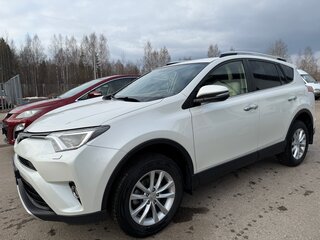 2016 Toyota RAV4 IV (XA40) Рестайлинг, белый, 2600000 рублей, вид 1