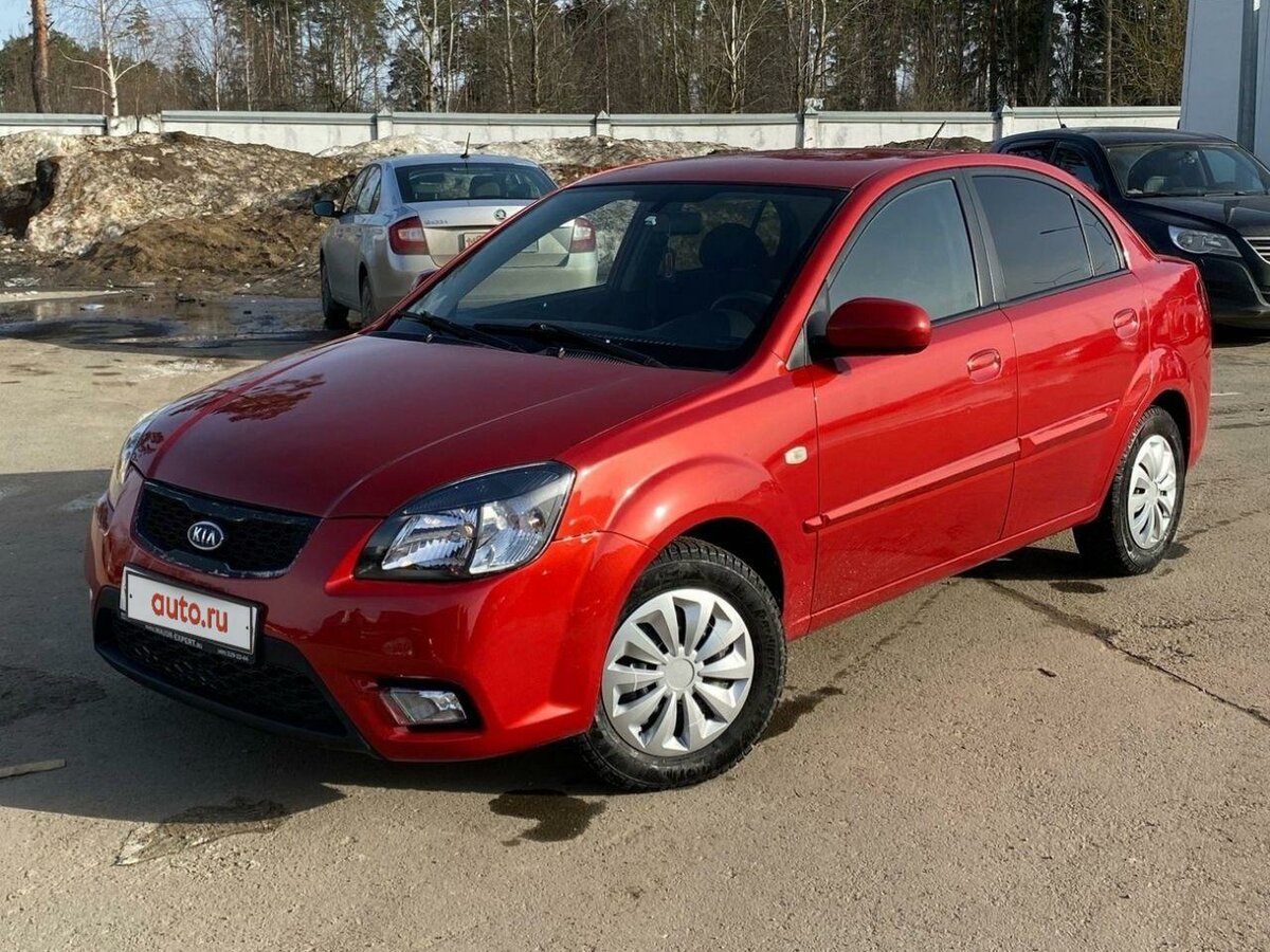 Купить б/у Kia Rio II Рестайлинг 1.4 MT (95 л.с.) бензин механика в Екатеринбург