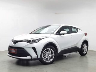 2023 Toyota C-HR I Рестайлинг, белый, 1960000 рублей, вид 1