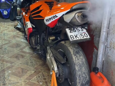Honda CBR 600RR 2006 ID 1124538451