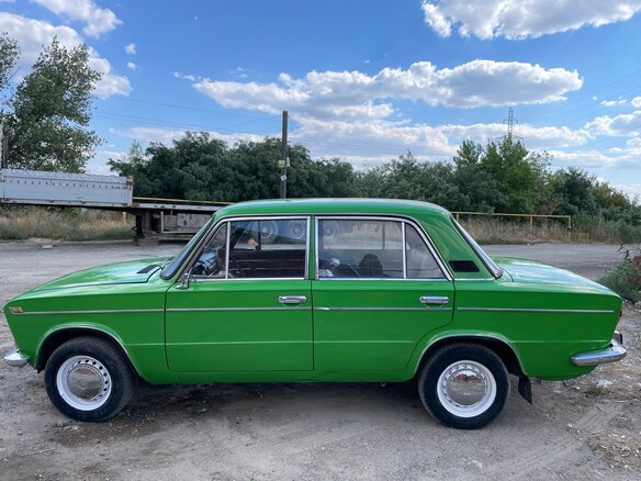 Купить б/у Lada (ВАЗ) 2103 1972-1984 1.2 MT (64 л.с.) бензин механика в ...