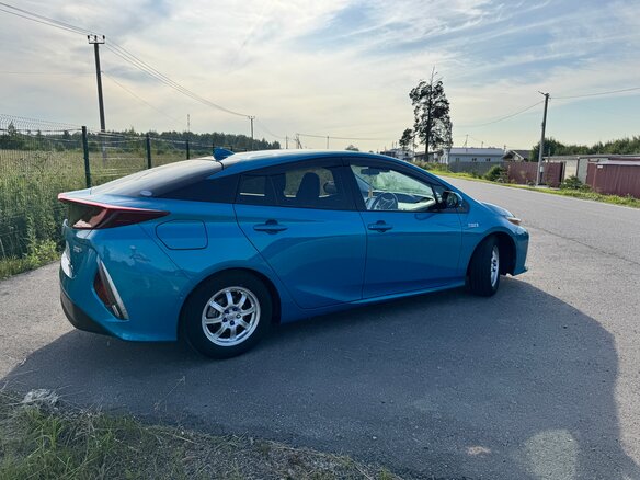 2017 Toyota Prius PHV ZVW52 IV (XW50), синий, 2200000 рублей - вид 7