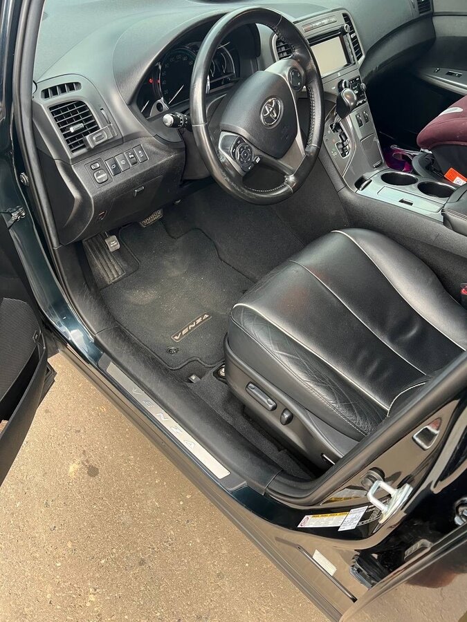 Купить б/у Toyota Venza I Рестайлинг 2.7 AT (185 л.с.) 4WD бензин ...