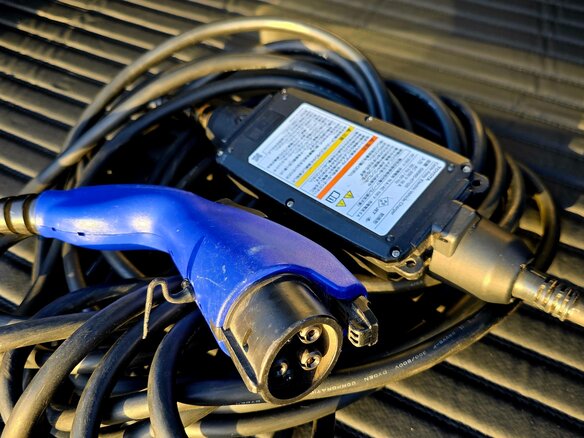 2018 Toyota Prius IV Рестайлинг (XW50), красный, 2700000 рублей - вид 37