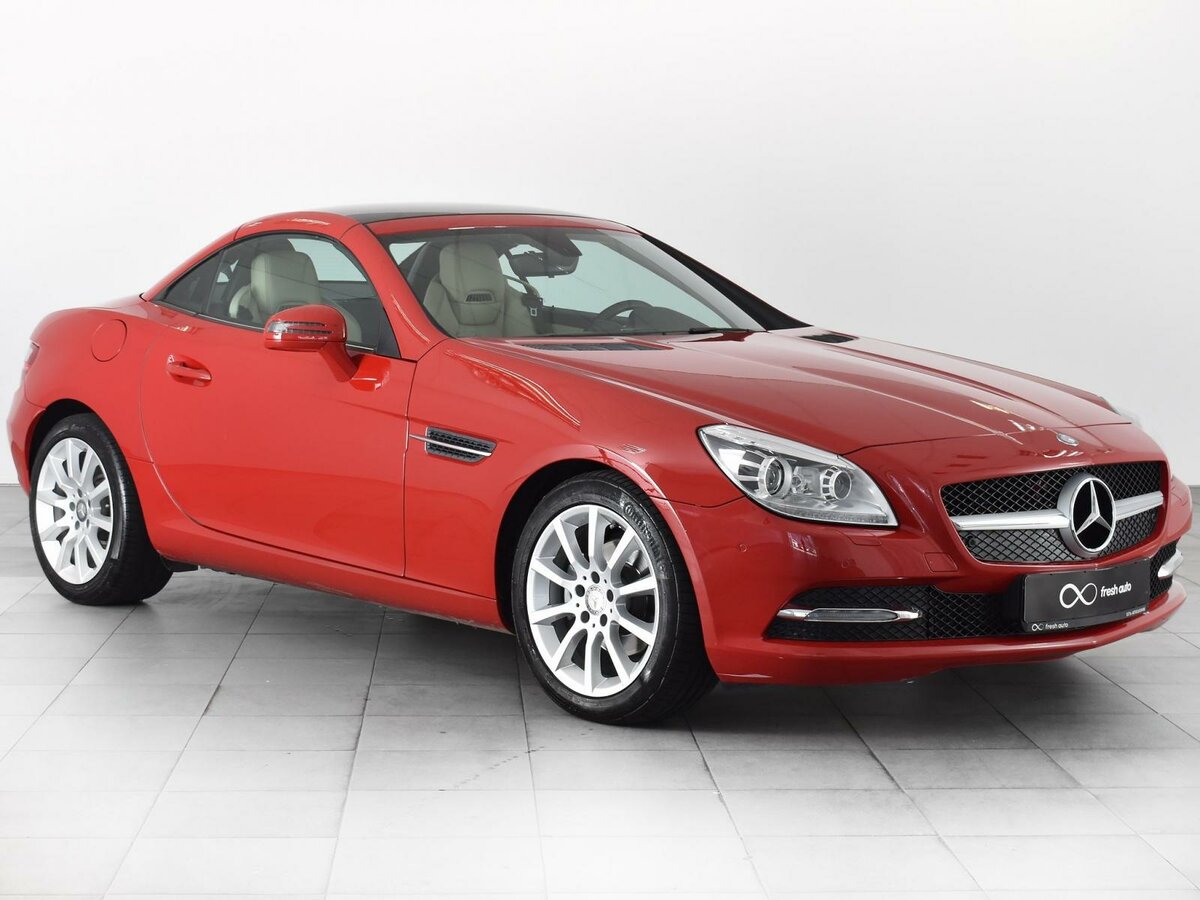 Mercedes SLK r172 красный