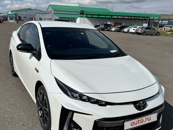 2018 Toyota Prius IV Рестайлинг (XW50), белый, 2350000 рублей - вид 10