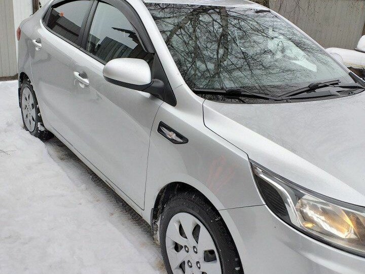 Kia Rio 3 серебристая