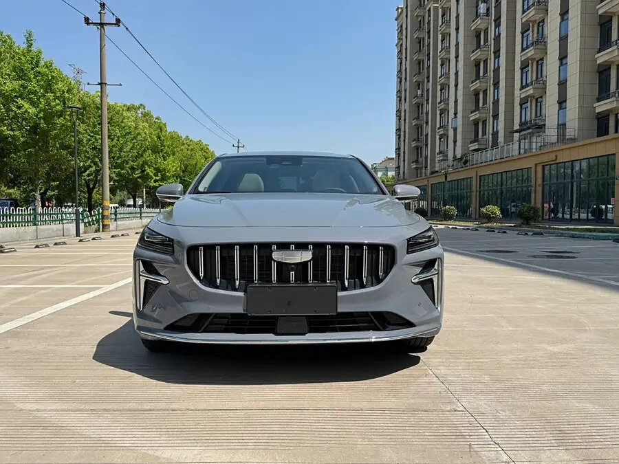 Geely выпустила удлиненный седан Xingrui L Plus