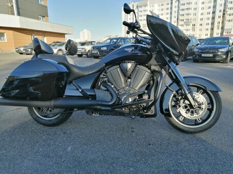 Мотоцикл Victory Cross Country 8-Ball 2014 обзор