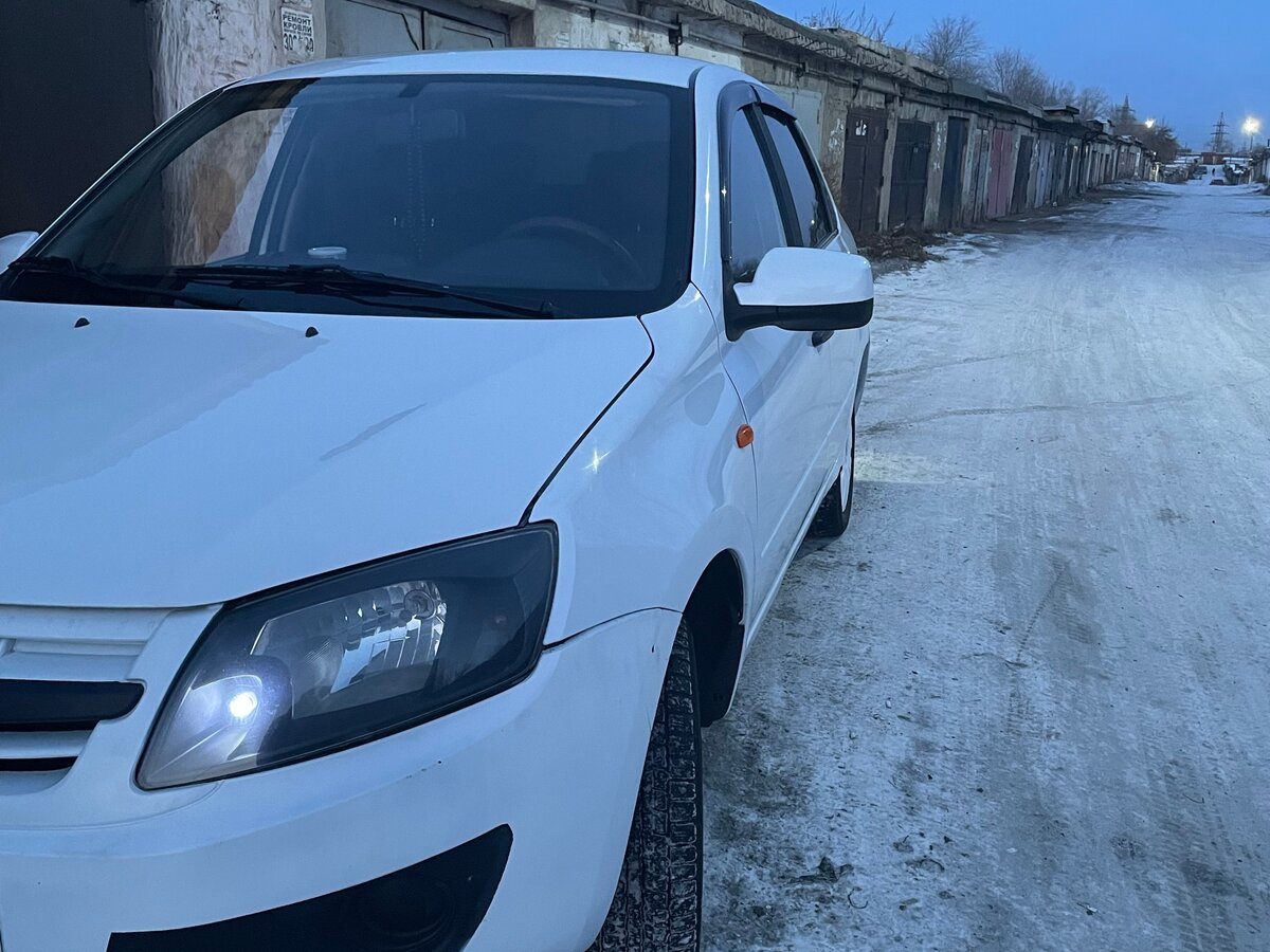 Купить б/у Lada (ВАЗ) Granta I 1.6 MT (82 л.с.) бензин механика в Улан ...