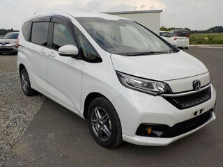 2021 Honda Freed II Рестайлинг, белый, 1250000 рублей, вид 1