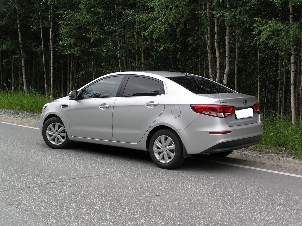Kia Rio 3 серебристая