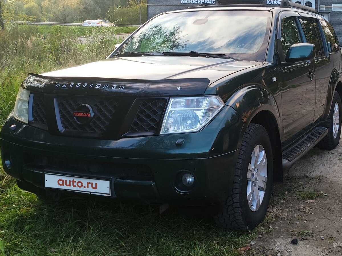 Nissan зелёный внедорожник