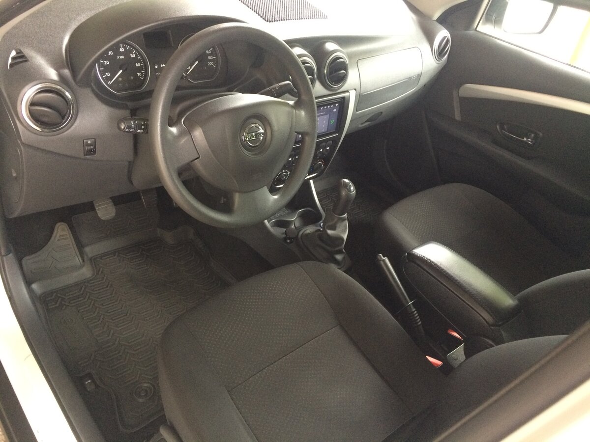 Nissan Almera 2017 салон