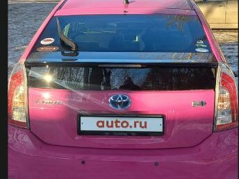2014 Toyota Prius III Рестайлинг (XW30), розовый, 1250000 рублей - вид 7