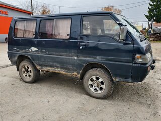 1990 Mitsubishi Delica III, синий, 350000 рублей, вид 5