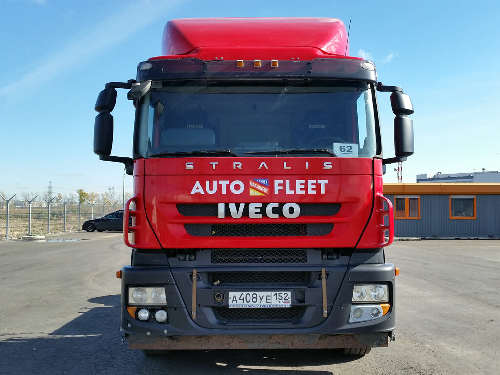 Iveco Stralis красный