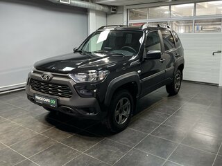 2023 Lada (ВАЗ) Niva I Рестайлинг (Travel), чёрный, 1140000 рублей, вид 1