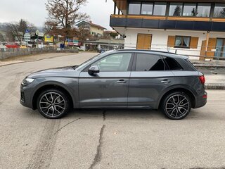 2022 Audi Q5 40 TDI II (FY) Рестайлинг, серый, 3790000 рублей, вид 1