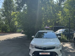 2015 Toyota Camry VII (XV50) Рестайлинг, белый, 1500000 рублей, вид 1