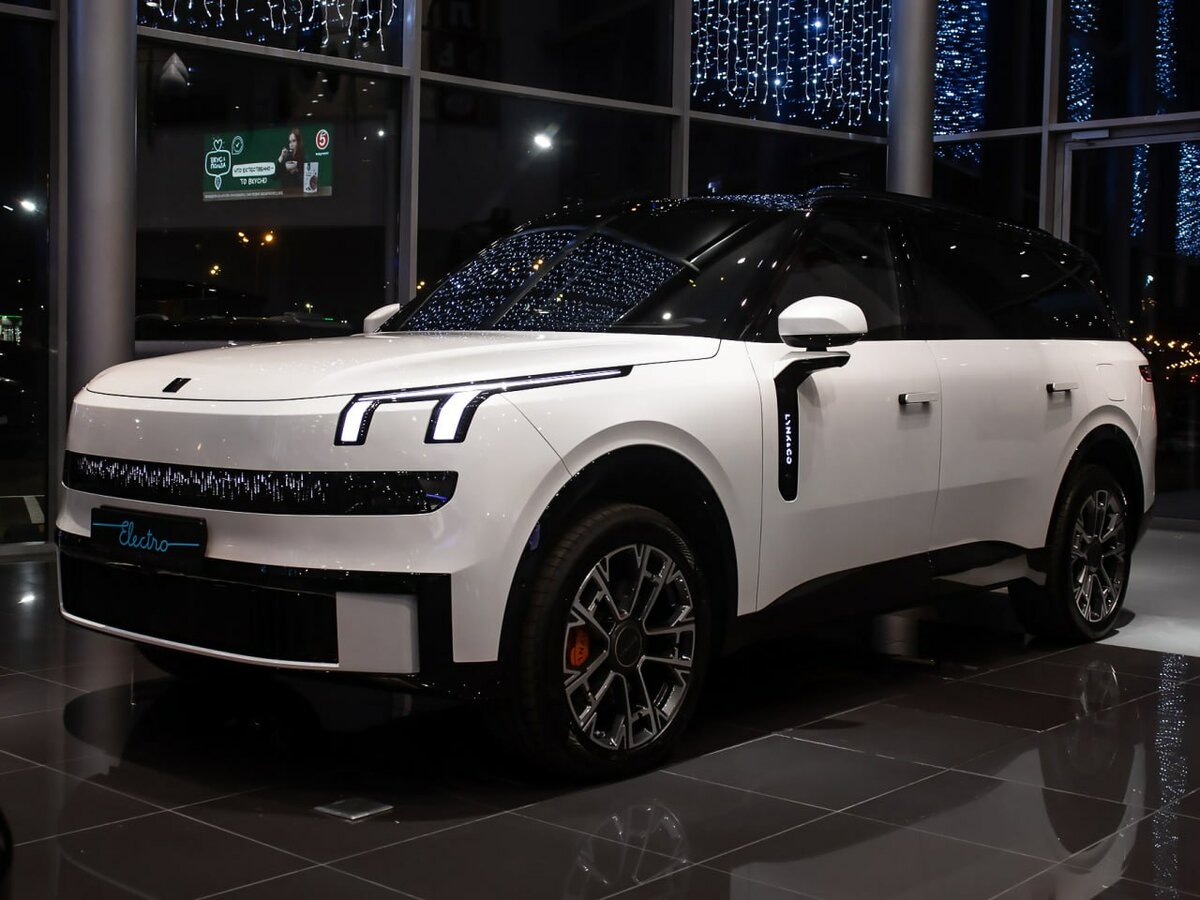 Lynk & Co 900