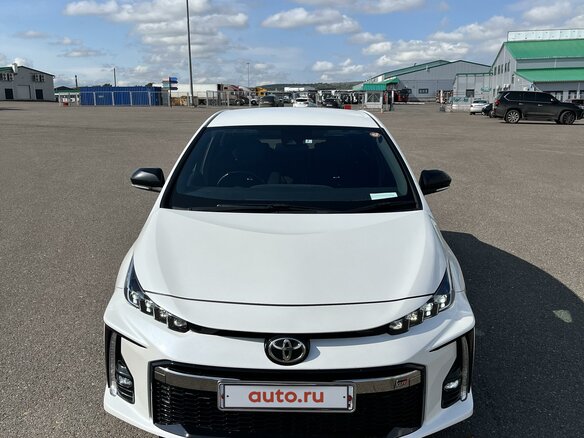 2018 Toyota Prius IV Рестайлинг (XW50), белый, 2350000 рублей - вид 11
