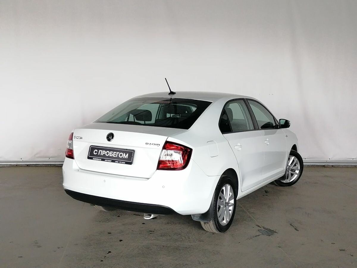 Skoda Рапид 2017 белый