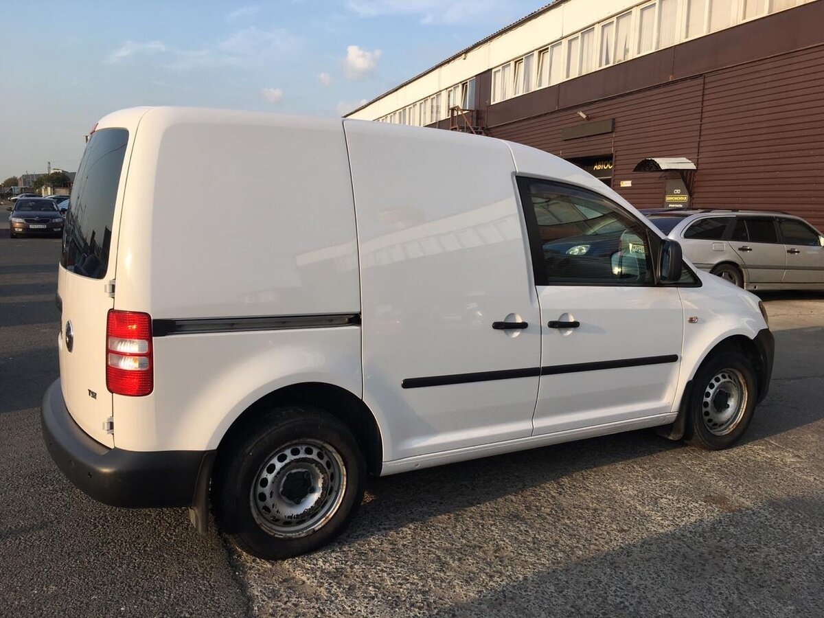 Volkswagen Caddy 2021 Р±РµР»С‹Р№