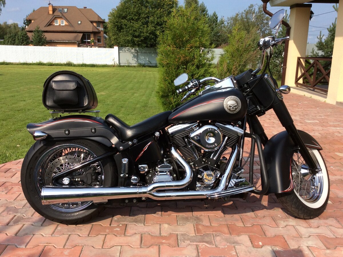 Harley Davidson Softail Deluxe Bobber