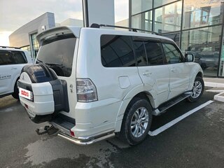 2014 Mitsubishi Pajero IV Рестайлинг 1, белый, 1400000 рублей, вид 2
