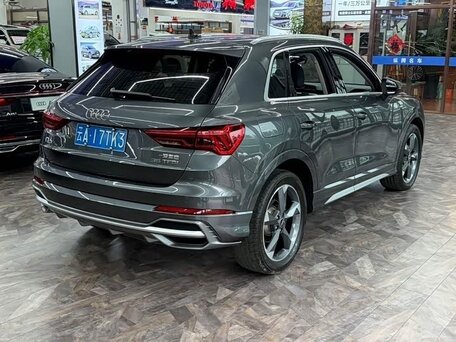 2022 Audi Q3 35 TFSI II (F3), серый, 2440000 рублей, вид 4