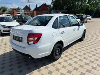 2026 Lada (ВАЗ) Granta I Рестайлинг, белый, 1101000 рублей, вид 4