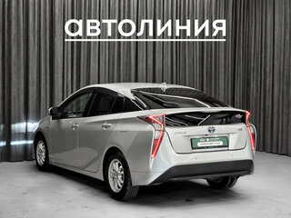 2018 Toyota Prius IV Рестайлинг (XW50), серый, 1750000 рублей, вид 4